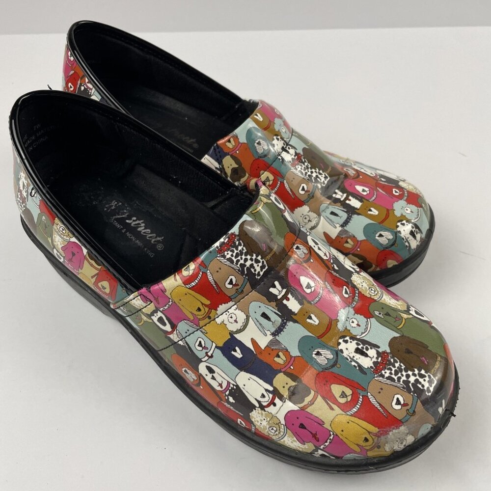 Easy Street Laurie Clogs Women’s 7W Dogs Slip Resistant Non Marking Work Comfort